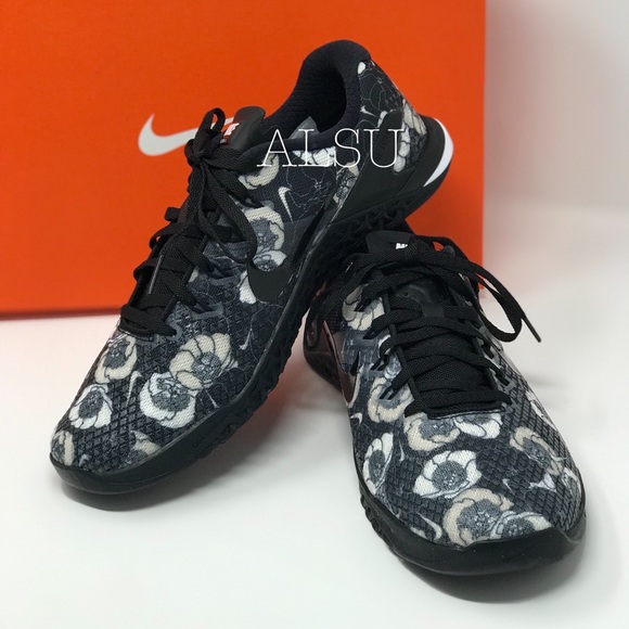 Nike Metcon 4 XD PRM Flowers Black White W AUTHENT - Picture 2 of 8